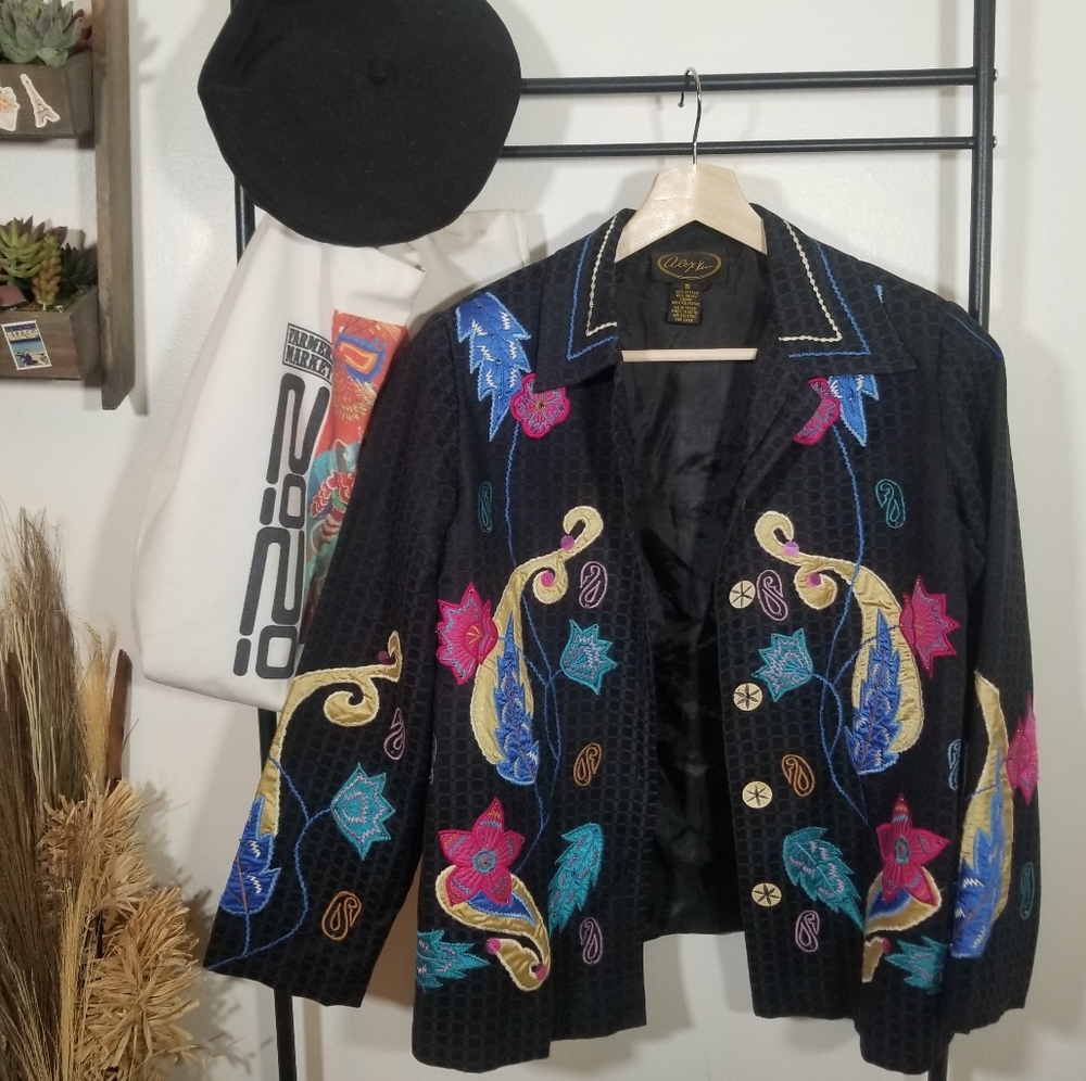 ALEX KU Small Artsy Embroidered Blazer